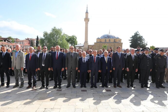 Başkan Vekilimiz, Çelenk Koyma Törenine Katıldı