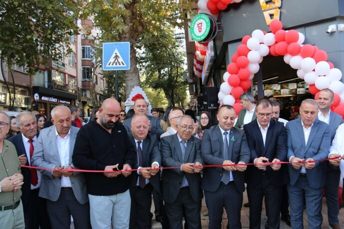 Başkan Yardımcılarımız Bereket Döner Merzifon Şubesi’nin Açılışına Katıldılar