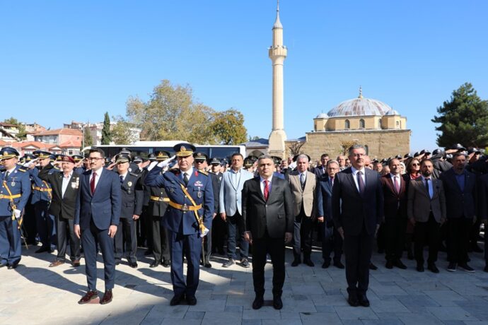 Atatürk Anıtı’na Çelenk Koyma Törenimizi Gerçekleştirdik