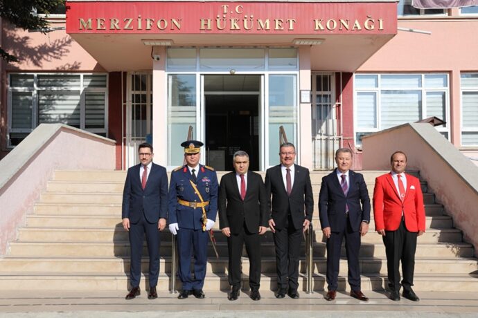 Belediye Başkanımız, 29 Ekim Cumhuriyet Bayramı Tebrik Programına Katıldı