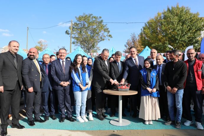 Belediye Başkanımız, Merzifon Gençlik Merkezi Binası Temel Atma Töreni’ni Katıldı