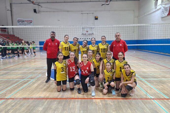 Belediye Başkanımız Voleybol Karşılaşmasını Yakından Takip Etti