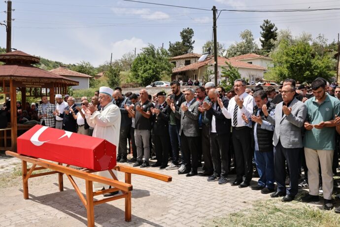 Belediye Başkanımız, Hemşehrimiz Sedat Kurt’un Cenaze Merasimine Katıldı