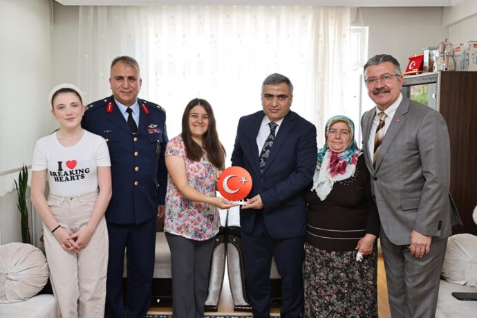 Belediye Başkanımız, Şehit ve Gazi Ailelerine Bayram Ziyaretinde Bulundu