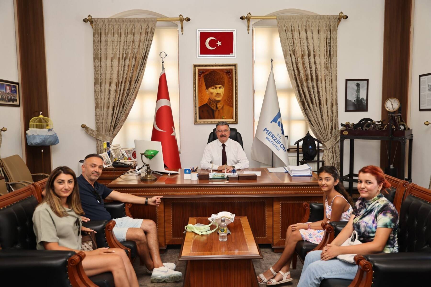 Kutlu Ailesi Belediyemize Ziyarette Bulundu