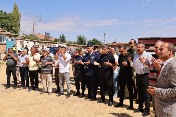 Belediye Başkanımız, Şehidimizin Babasının Cenazesine Katıldı