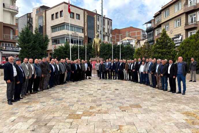 Başkan Yardımcımız, Muhtarlar Günü Çelenk Koyma Törenine Katıldı