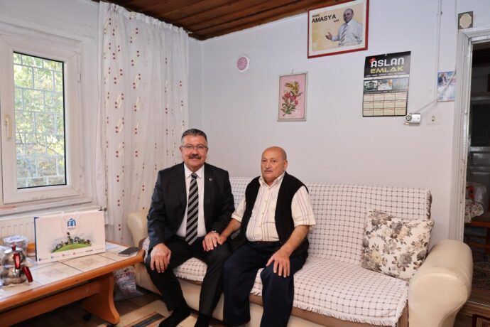 Başkanımız, Duayen Muhtar Ömer Çoban ve Eşine Ziyarette Bulundu