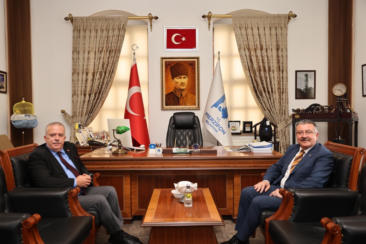 Amasya Üniversitesi Rektöründen Belediyemize Ziyaret