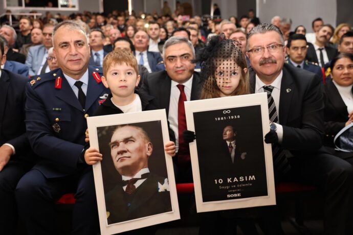 Belediye Başkanımız, 10 Kasım Atatürk’ü Anma Programına Katıldı