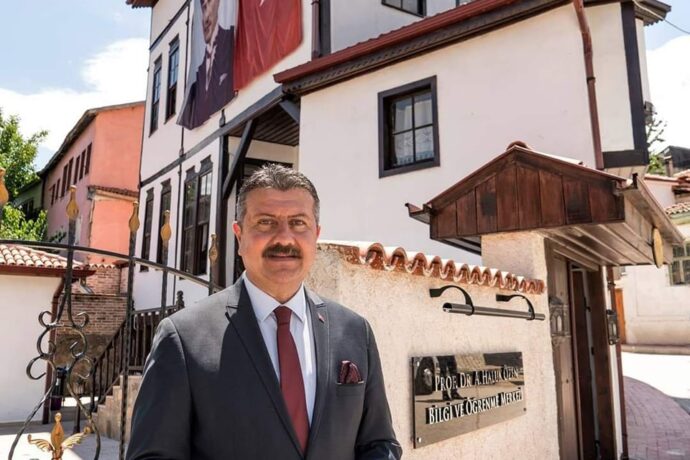 Prof. Dr. A. Haluk Özen Bilgi ve Öğrenme Merkezimiz 8 Yaşında