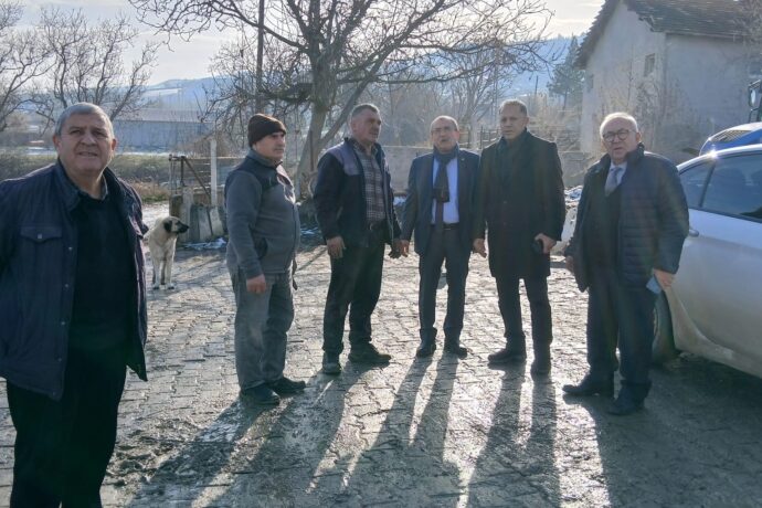 Başkan Yardımcımız ve İtfaiye Müdürümüz, Evi Yanan Aileye Ziyarette Bulundu