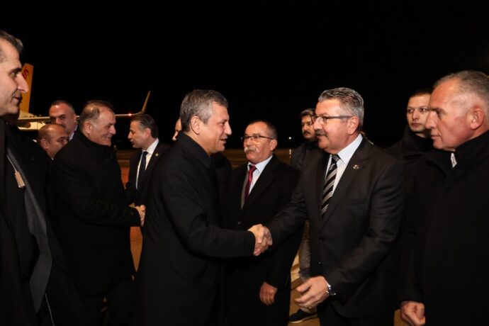 Belediye Başkanımız, CHP Genel Başkanını Havalimanı’nda Karşıladı