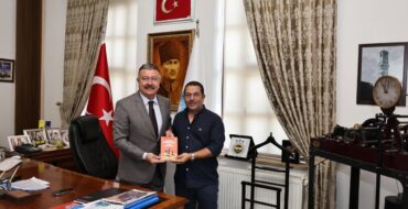 Siyasal İletişim Danışmanı ve Yazar Esat Aydın’ı Belediyemizde Ağırladık
