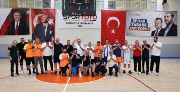 Veteranlar Basketbol Müsabakasında “Lahanacılar – Bamyacılar” Derbisi