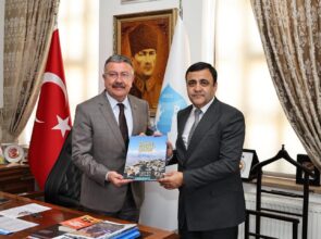Azerbaycan Kültür Merkezi Başkanını Belediyemizde Ağırladık