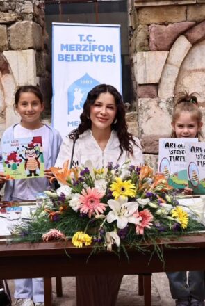 Eğitimci ve Yazar Şükran Acar’ı Taşhan’da Ağırladık