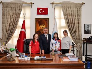 Başkanımız, Başarılı Sporcumuz Simay Çisem Köse’yi Tebrik Etti