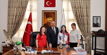 Başkanımız, Başarılı Sporcumuz Simay Çisem Köse’yi Tebrik Etti