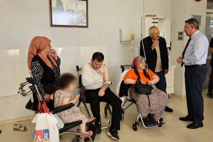 Başkanımız, Otobüs Kazasında Yaralananları Hastanede Ziyaret Etti
